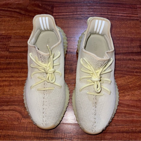 Yeezy Boost 350 ‘Butter’ - Picture 3 of 9